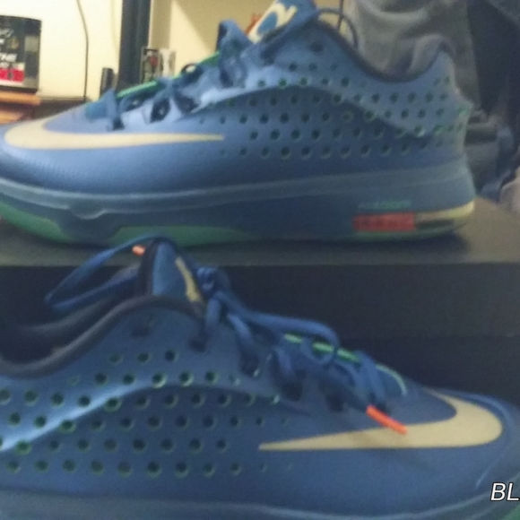 Nike KD Zooms - Picture 2 of 7